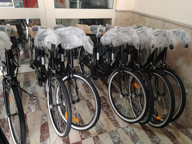 Consegnate 30 bici a pedalata assistita a due istituti scolastici