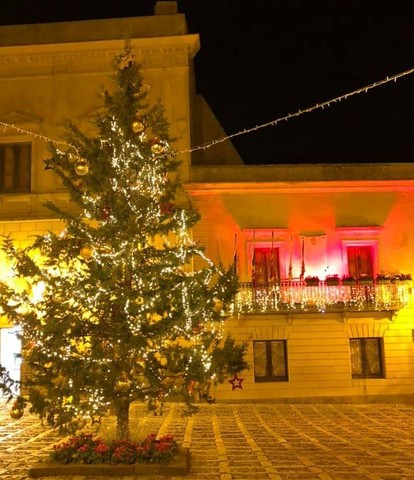 Decorazioni natalizie a piazza della Loggia: le iniziative