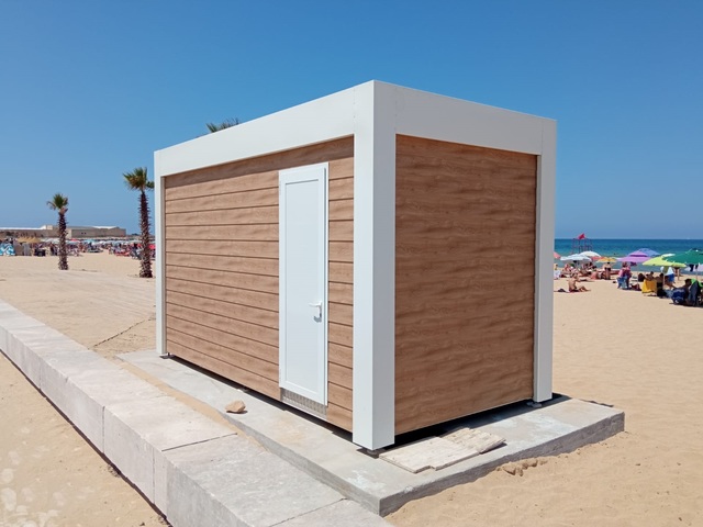 Avviato il servizio dei bagni pubblici nella spiaggia di San Giuliano